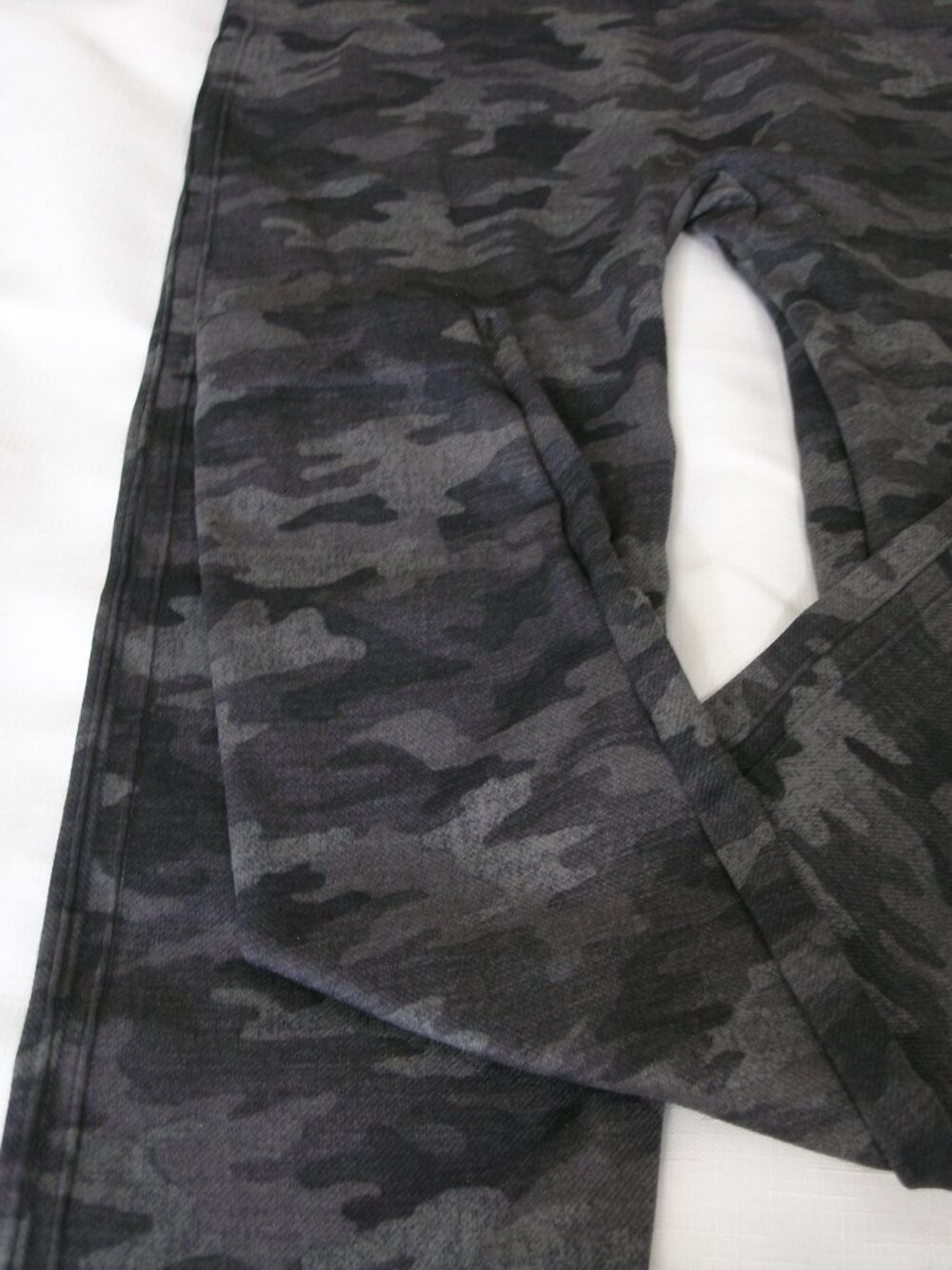 Spanx | Look At Me Now Camo Seamless Leggings Black Gray Size Large
